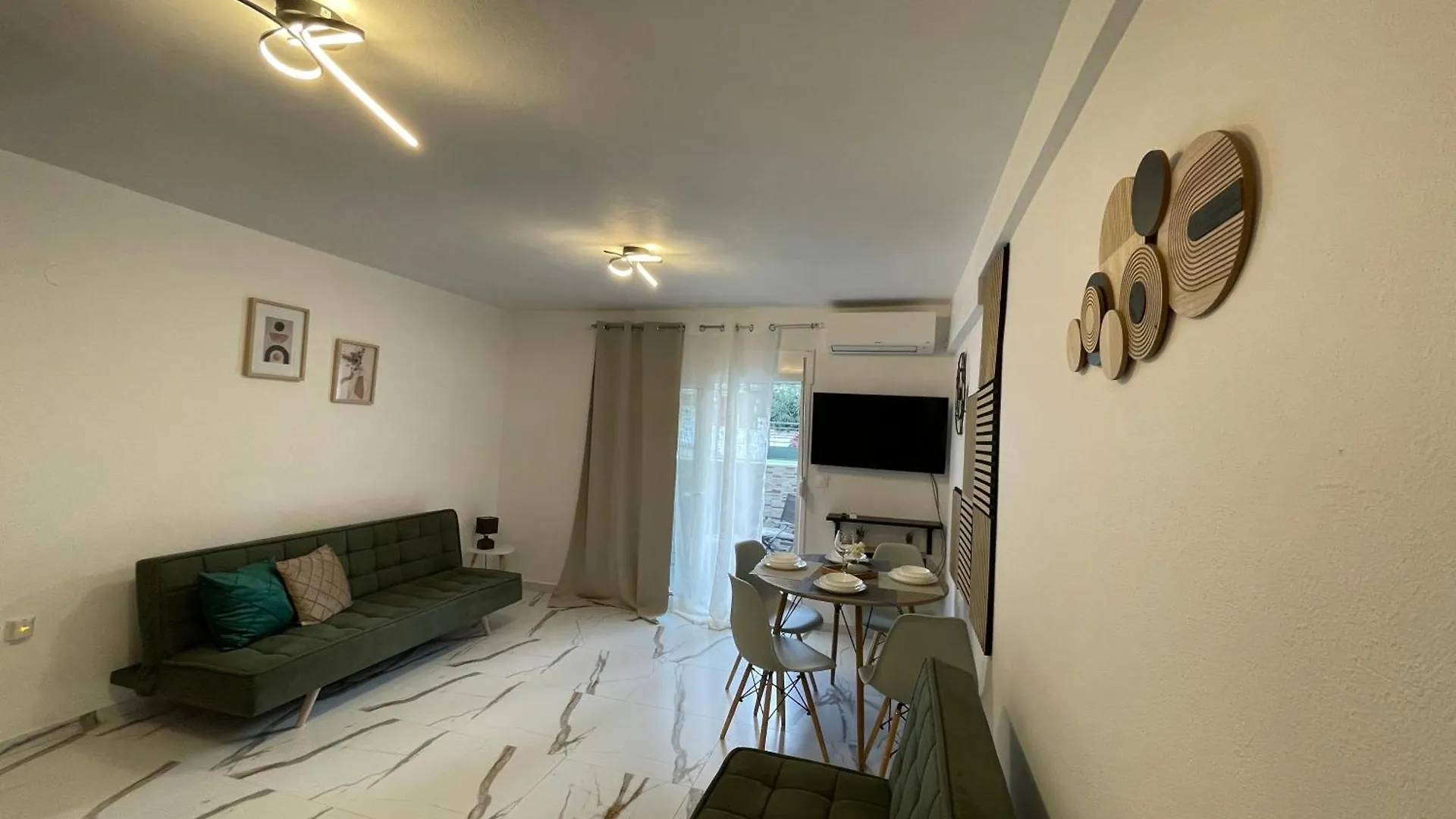 Bella Apartment Pefkochori 0*,