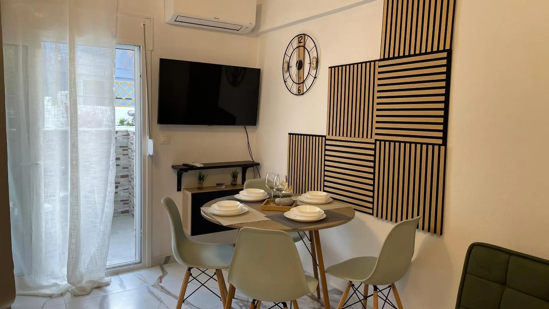 Bella Apartment Pefkochori Guest house