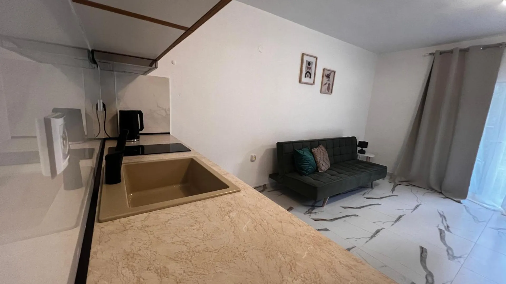 Guest house Bella Apartment Pefkochori